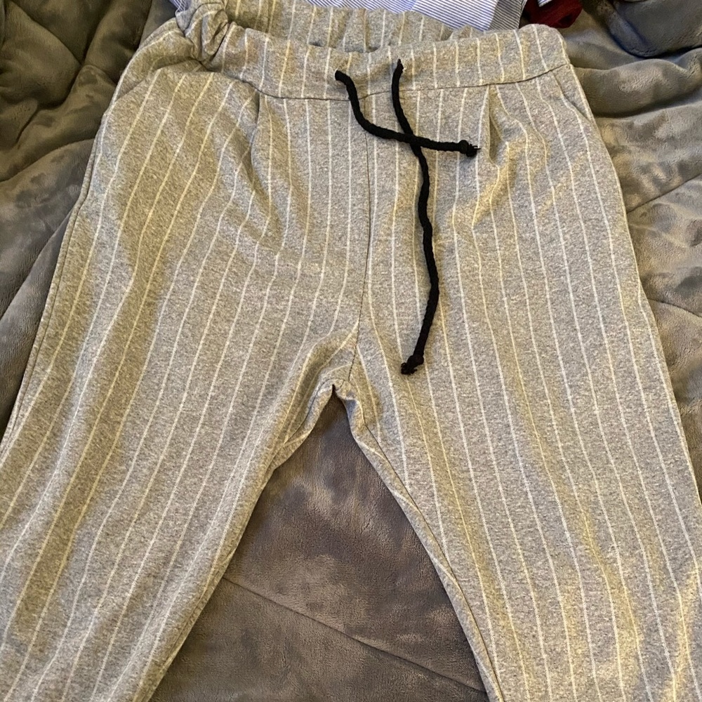 Cropped Fit Boohoo Joggers